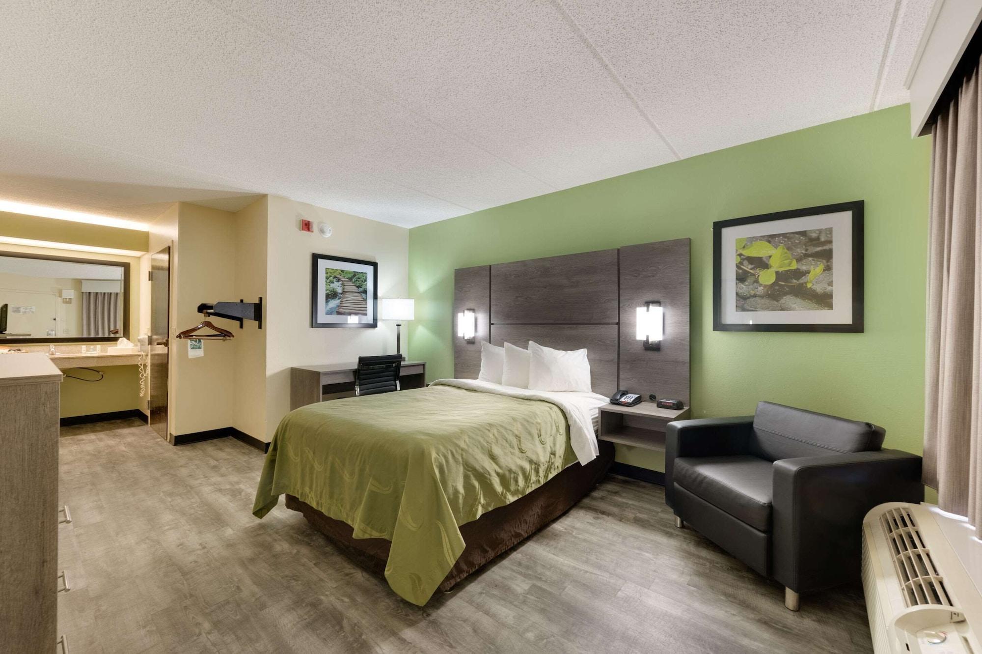 Quality Inn Airport - Southeast Birmingham Esterno foto