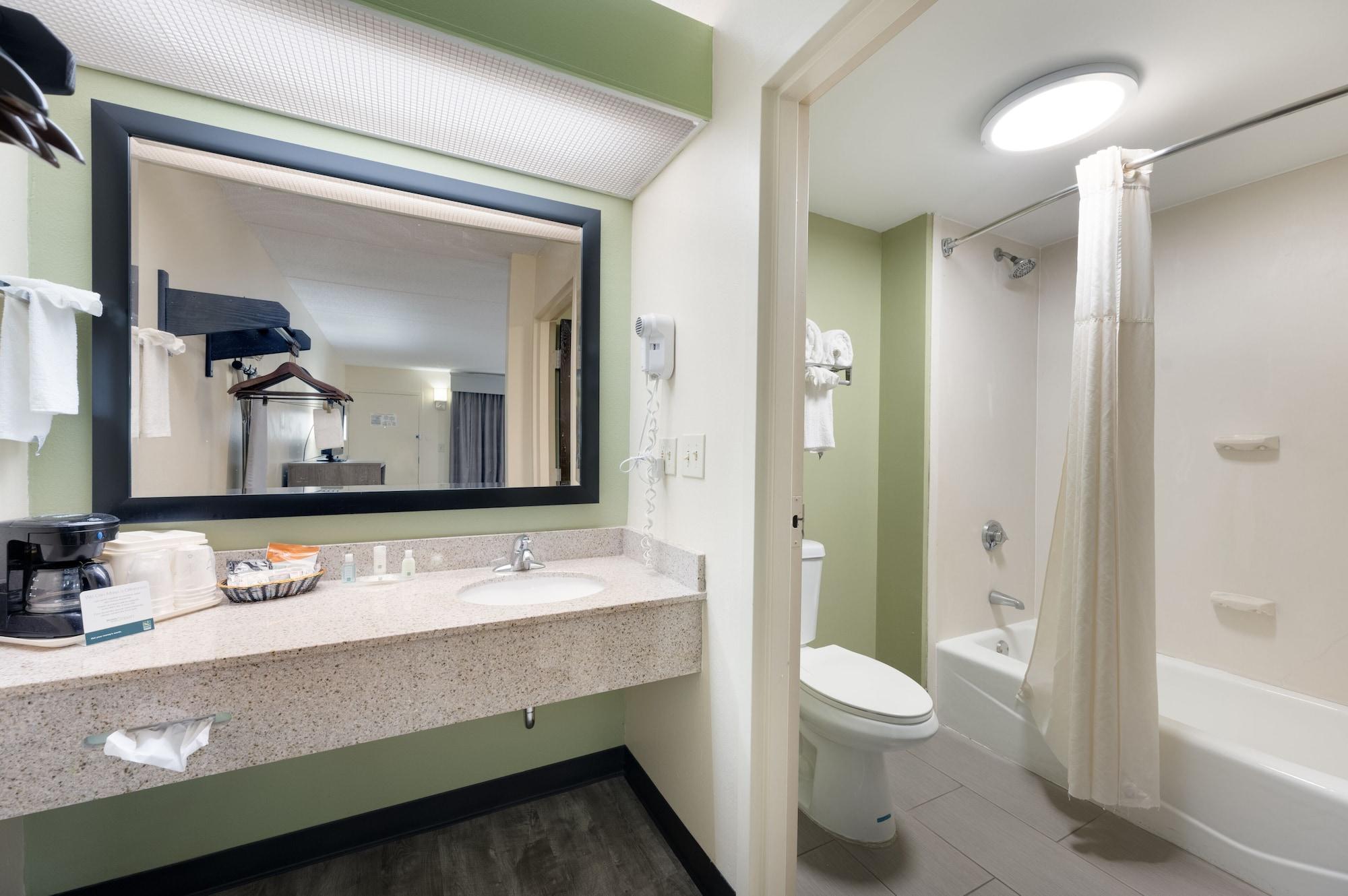 Quality Inn Airport - Southeast Irondale Esterno foto
