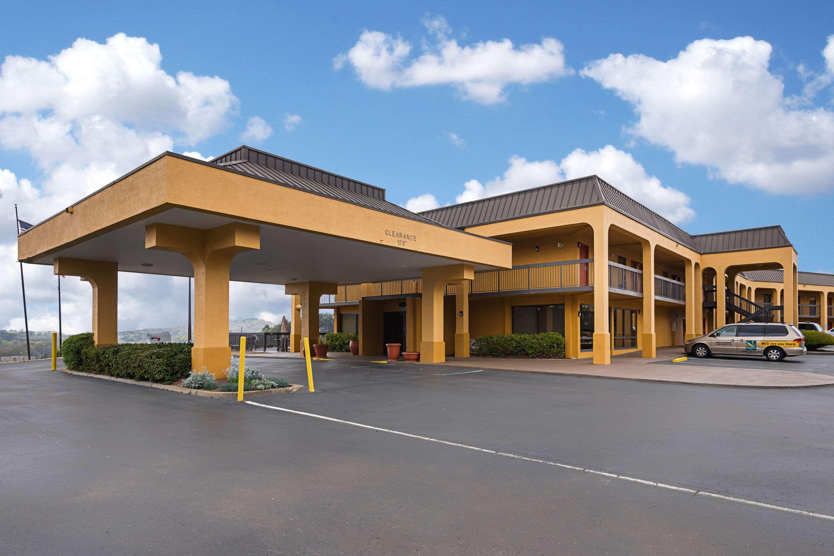 Quality Inn Airport - Southeast Birmingham Esterno foto