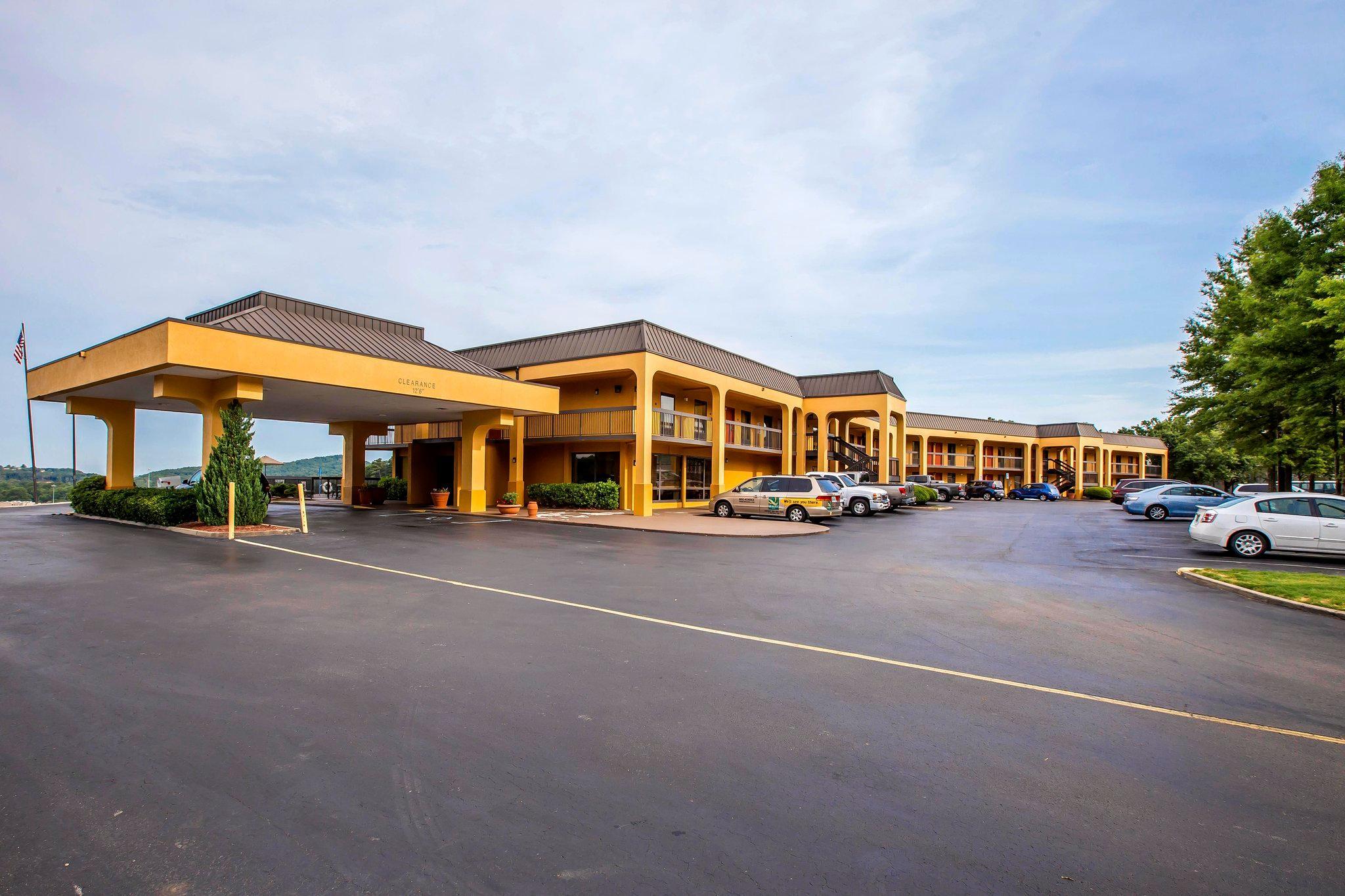 Quality Inn Airport - Southeast Birmingham Esterno foto