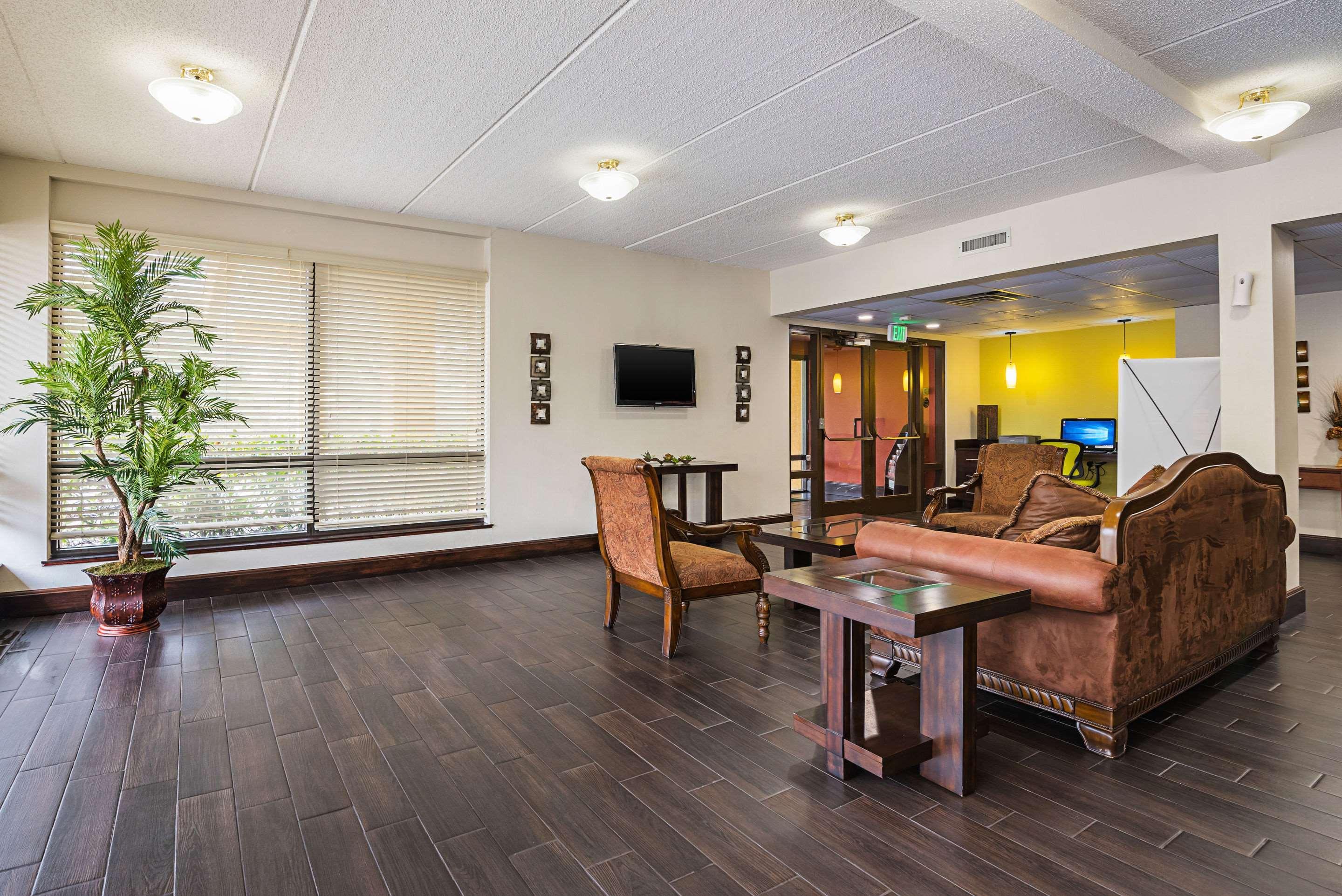 Quality Inn Airport - Southeast Irondale Esterno foto
